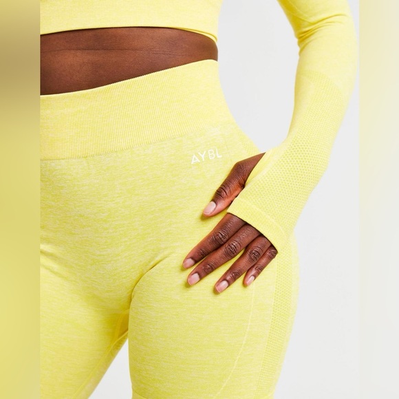 AYBL motion seamless shorts size medium yellow with shaping detail - Picture 2 of 7